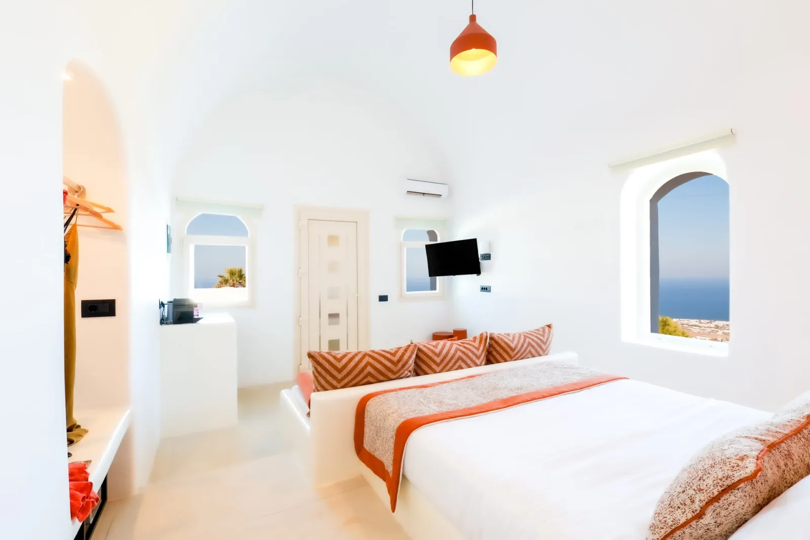Deluxe suite with outdoor heated plunge pool