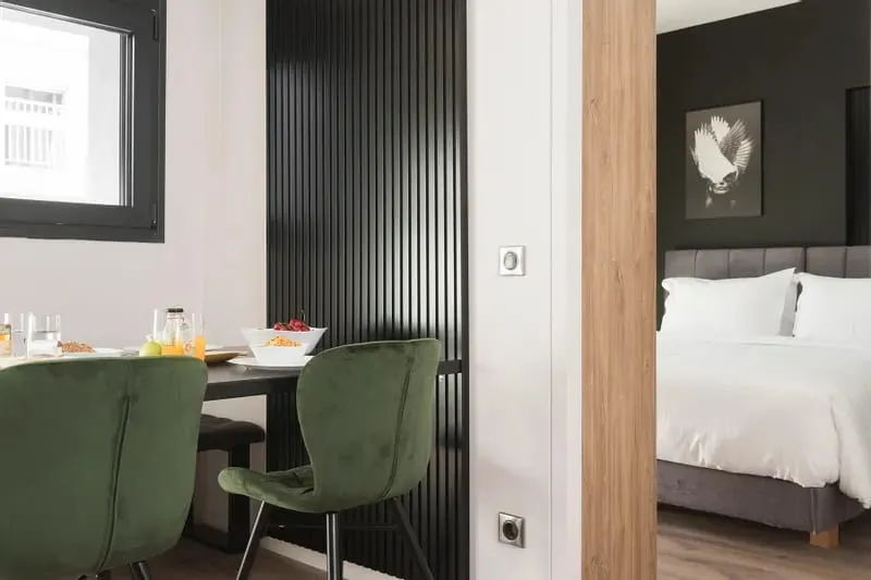 EASY 1-Bedroom Apartment