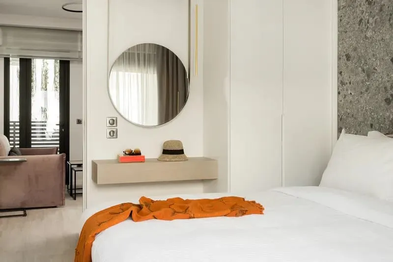 EASY 1-Bedroom Apartment