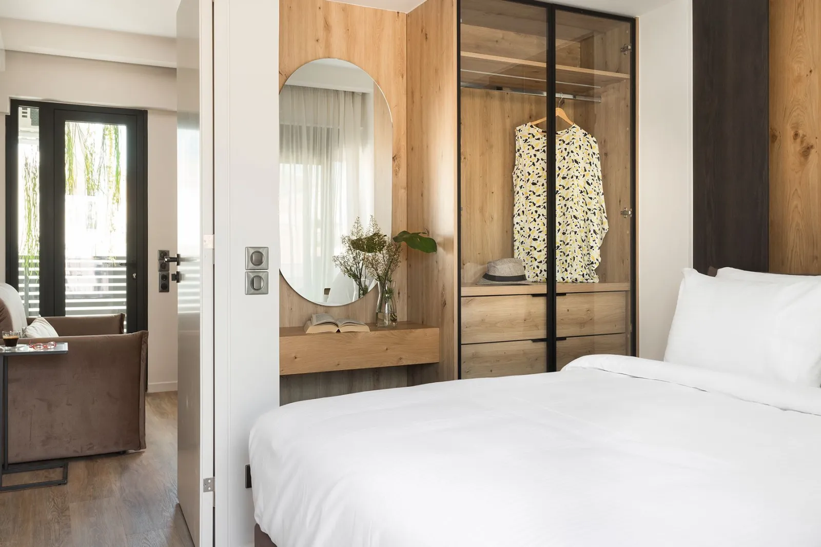 EASY 1-Bedroom Apartment