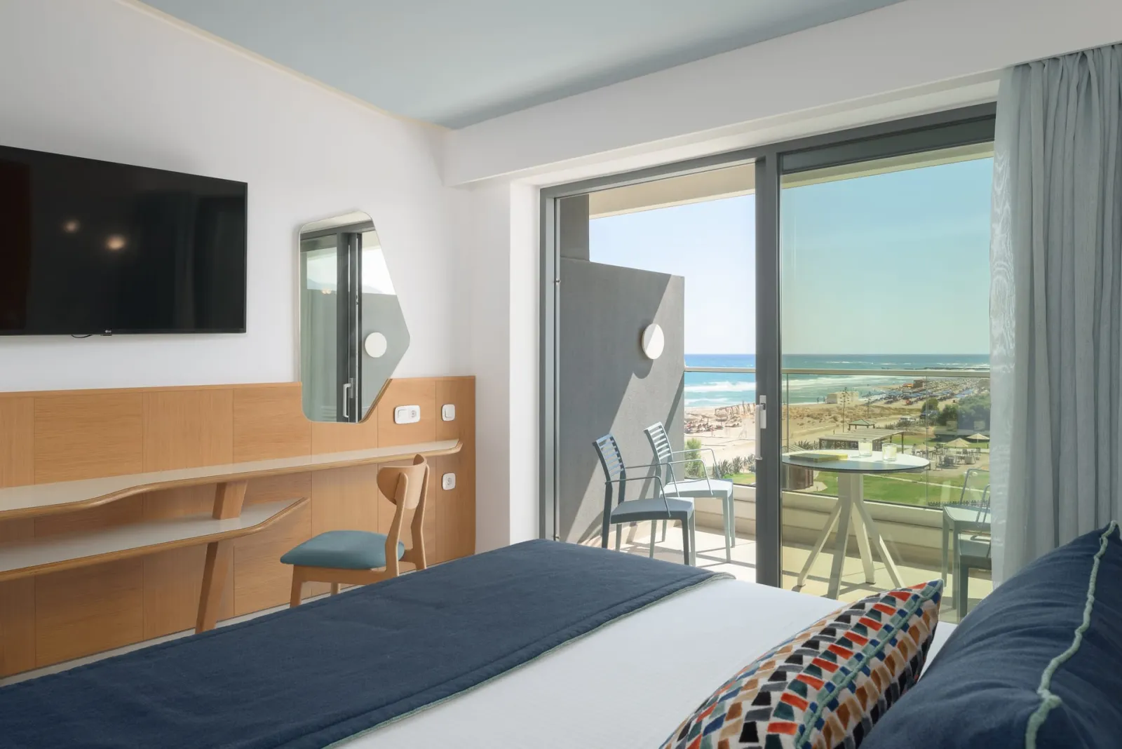 Superior Exclusive Pool or Sea View