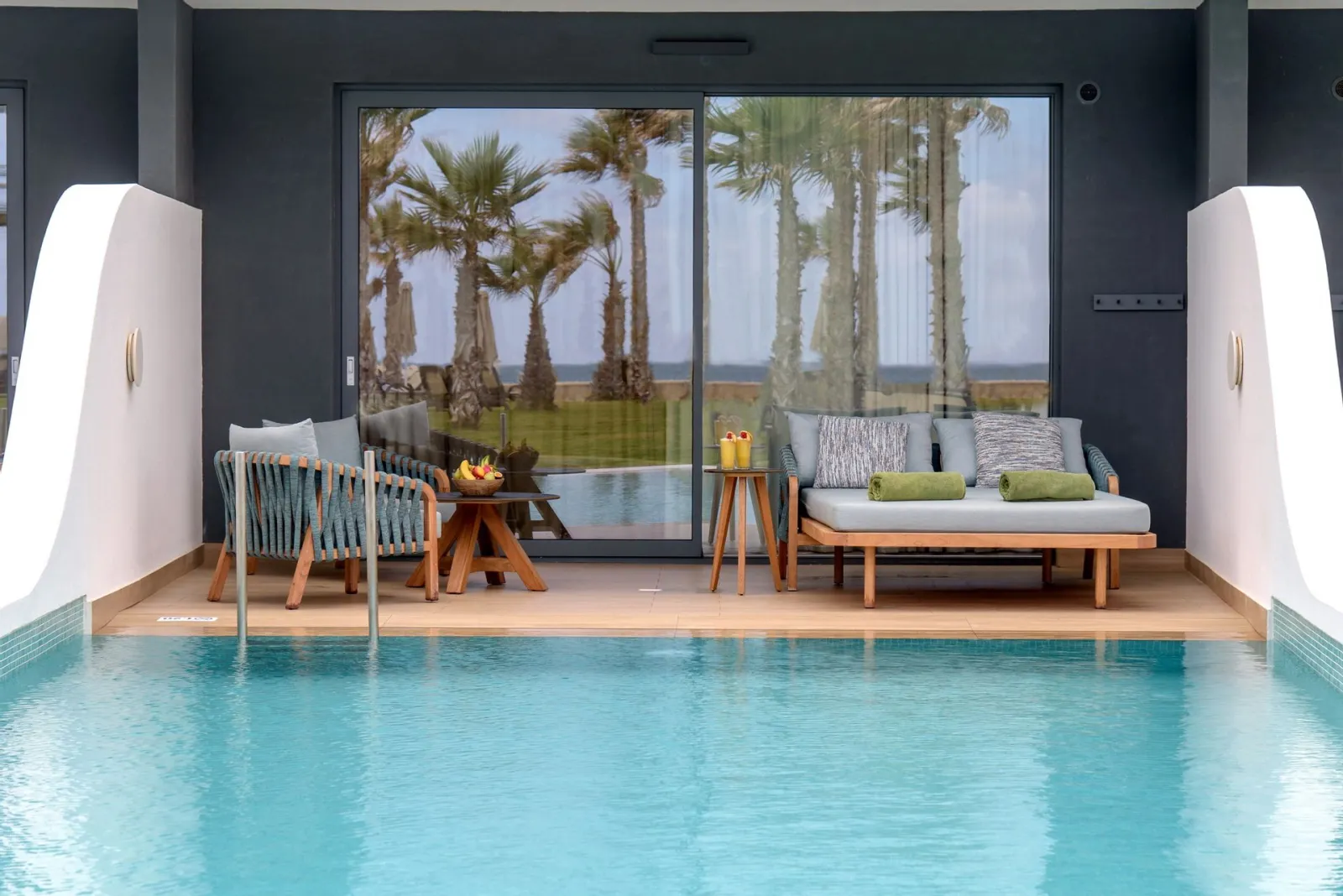 Deluxe Junior Suite Beachfront with Individual Pool