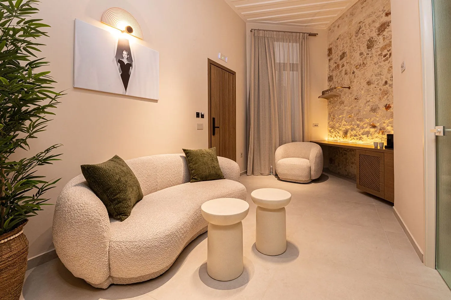 Suite with Jaccuzi (Grace Kelly)