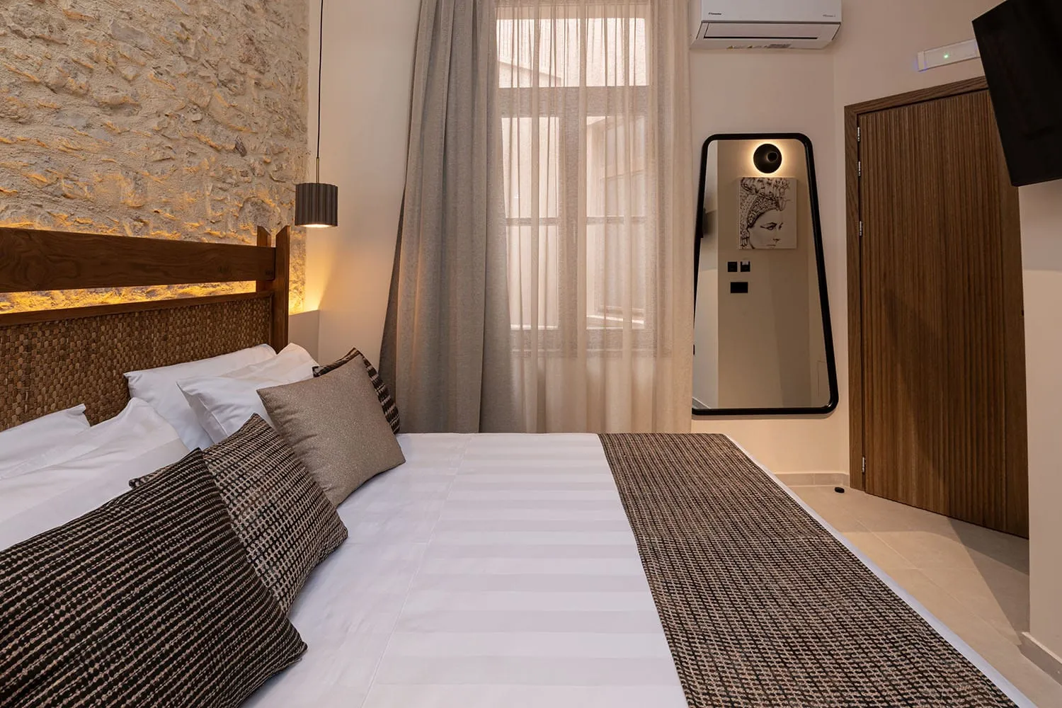 Deluxe Double Room (Elizabeth Taylor)