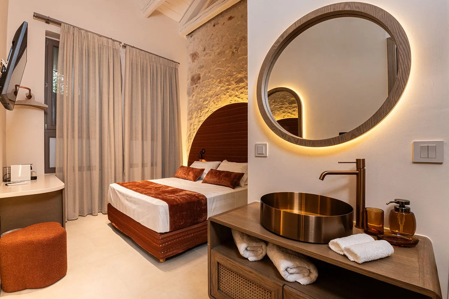 Deluxe Double Room (Rita Hayworth)