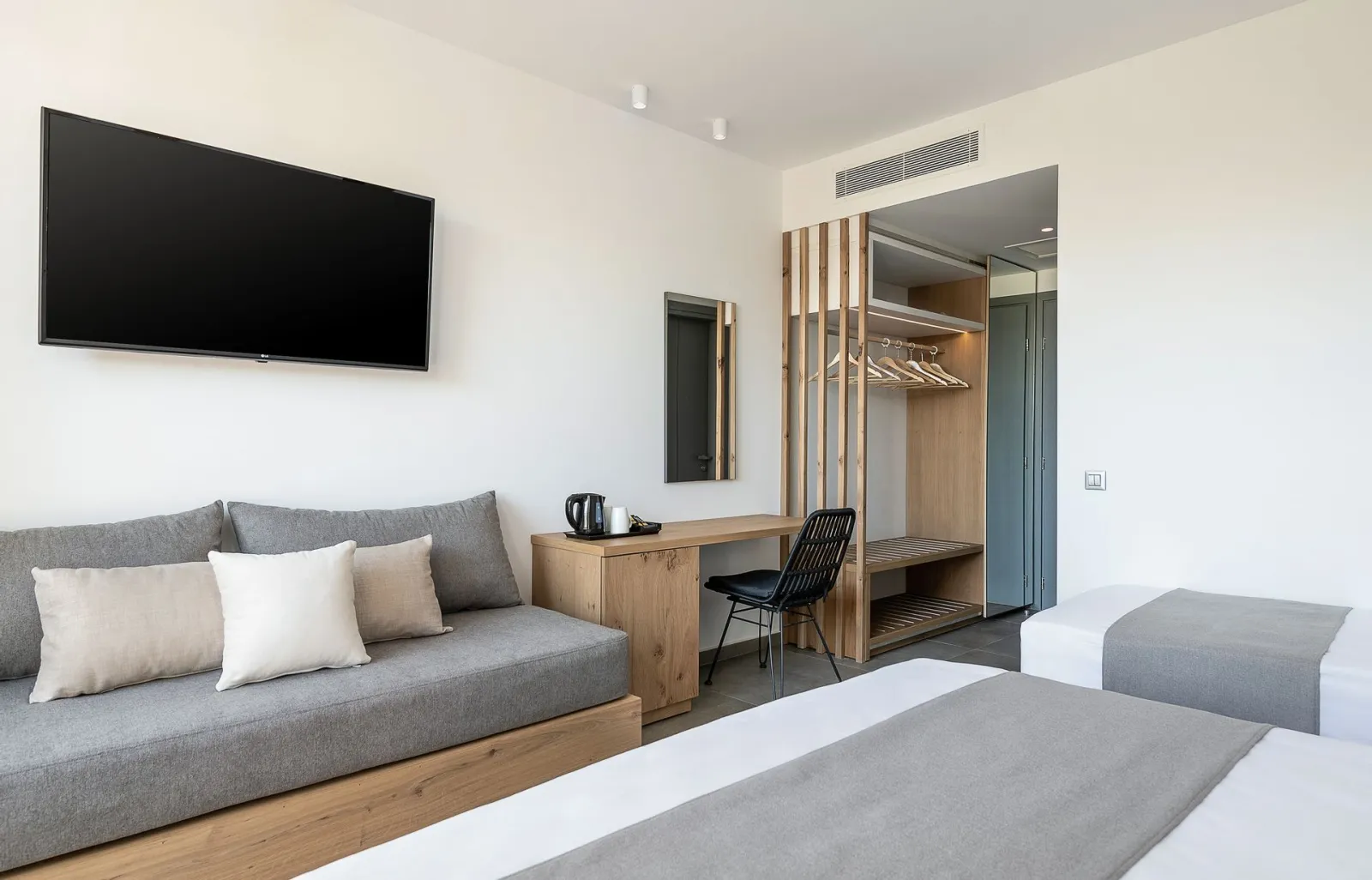 Deluxe Family Open Plan Room