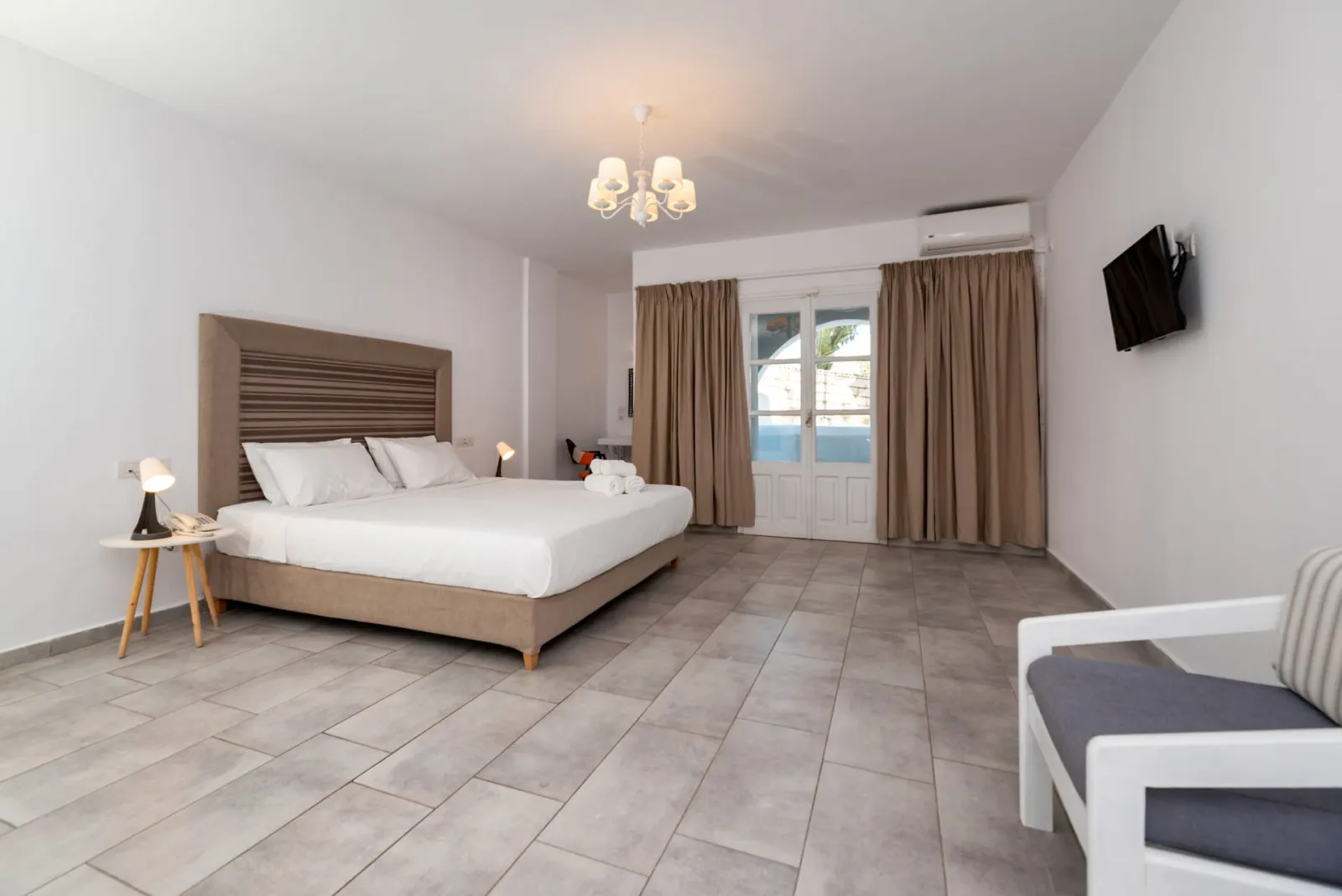 Horizon Room with plunge pool