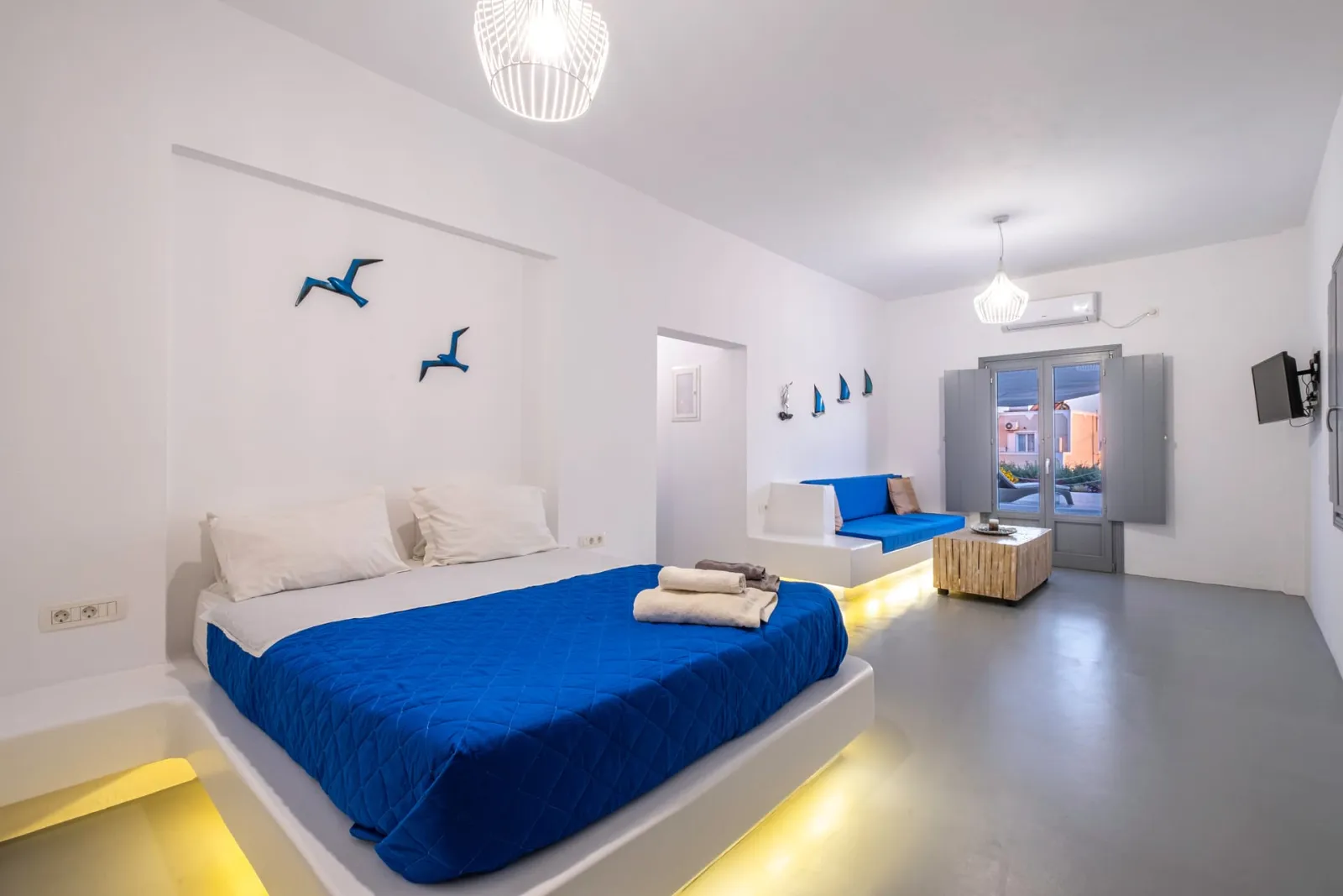 Deluxe Suite with Hot Tub