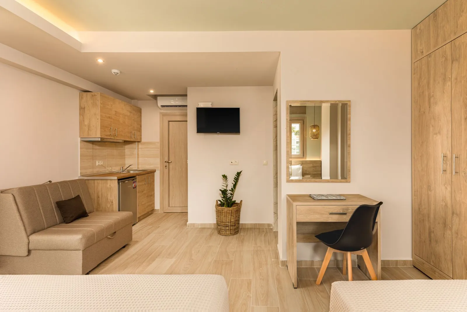 Deluxe Family Room