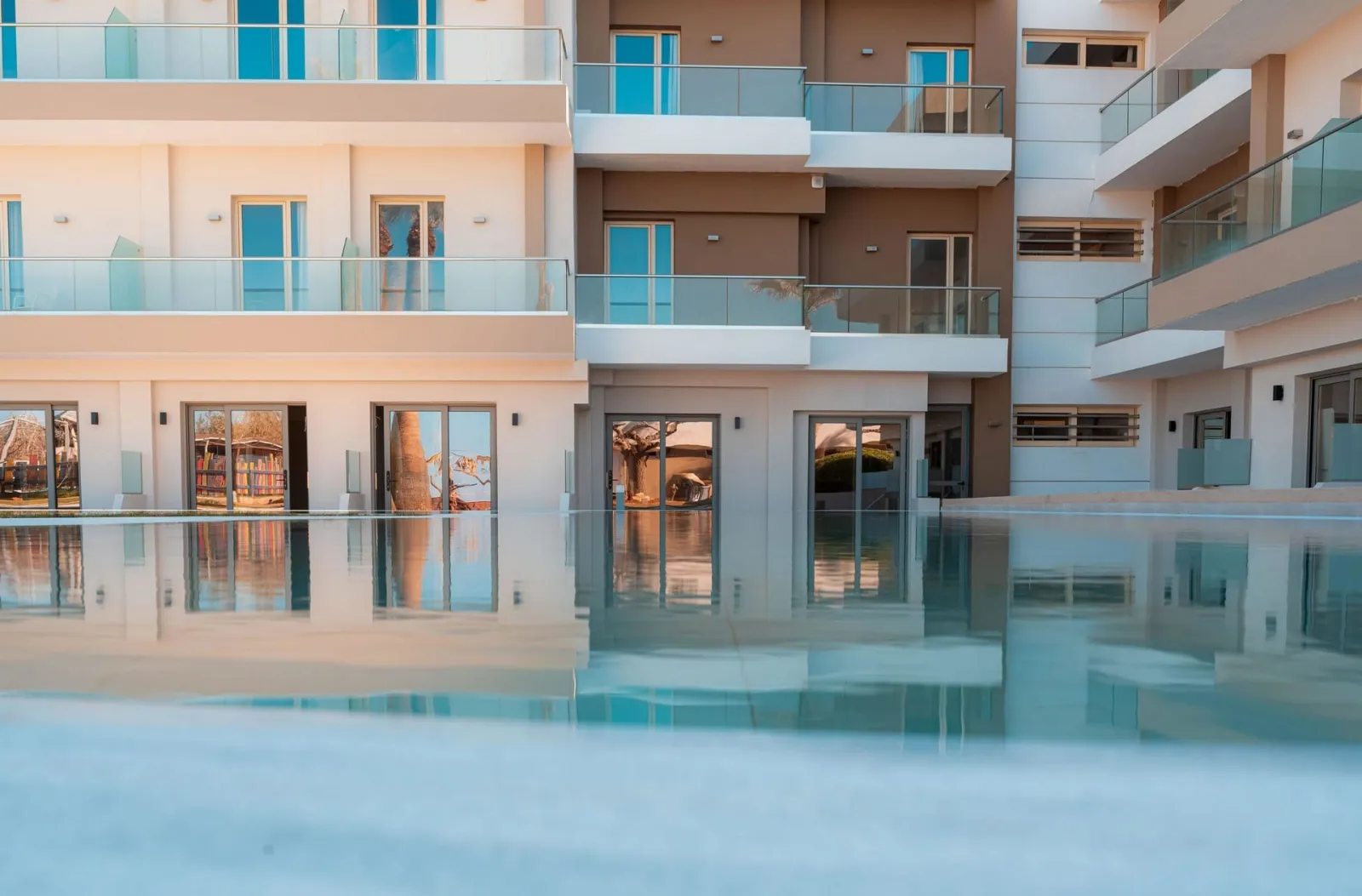 Superior Room with Sharing Pool