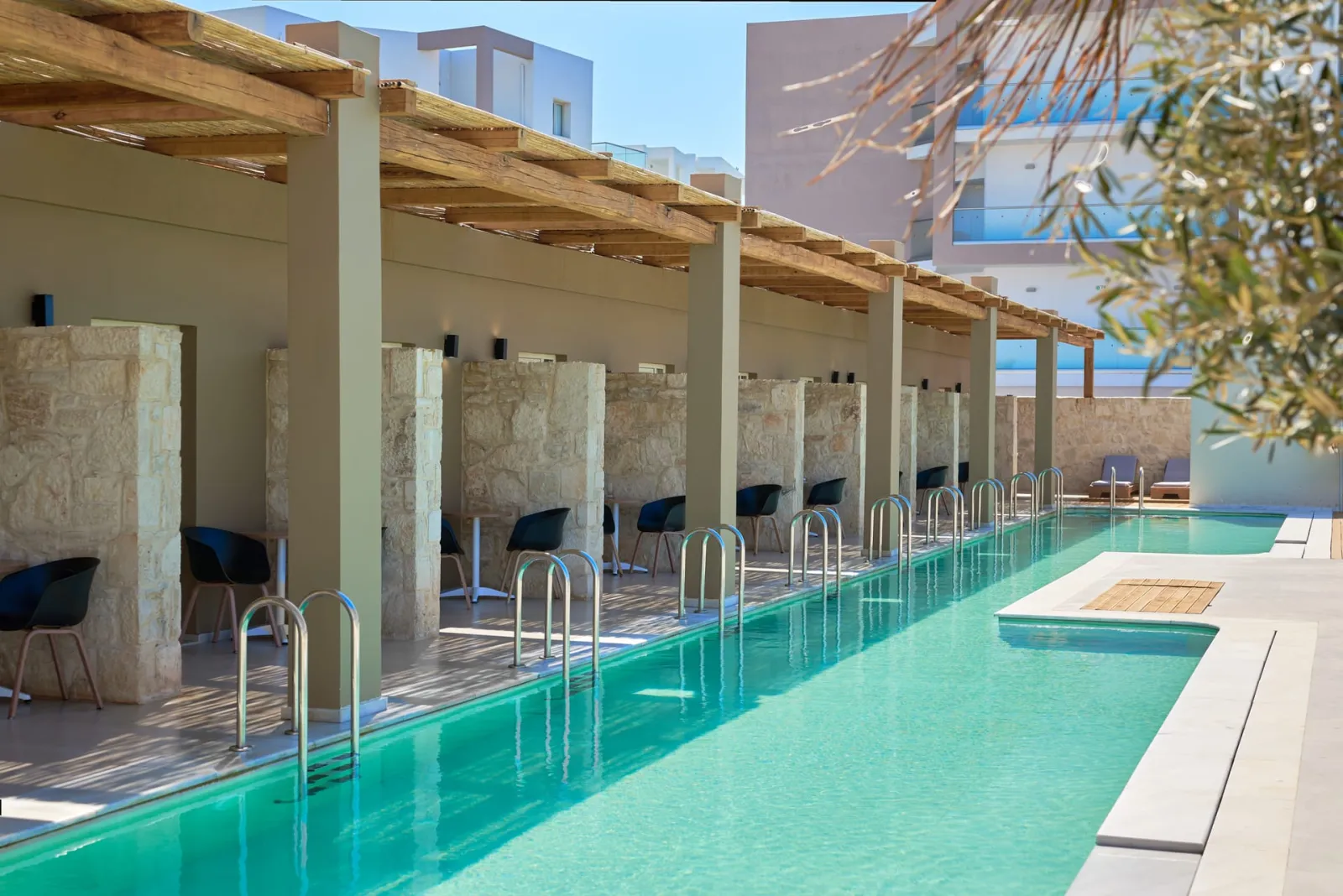 Superior swim up sea view