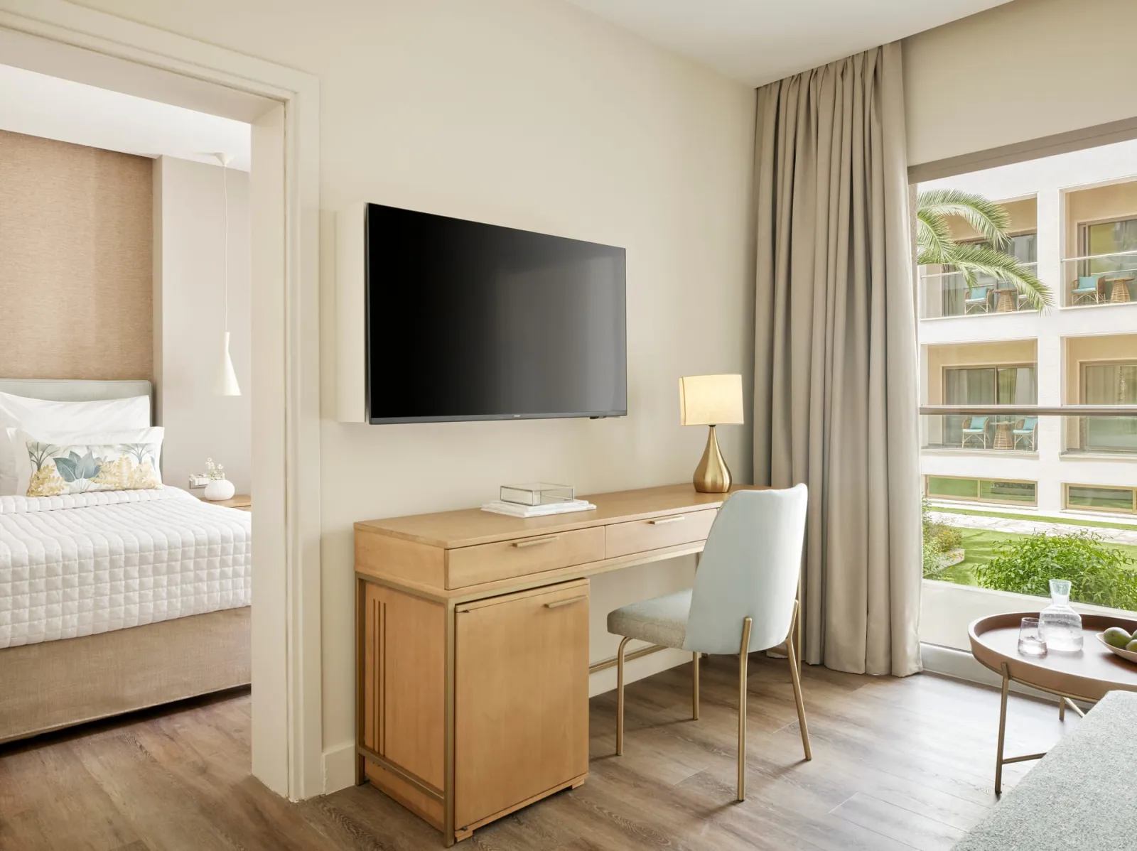 Family Room Garden/ Resort View