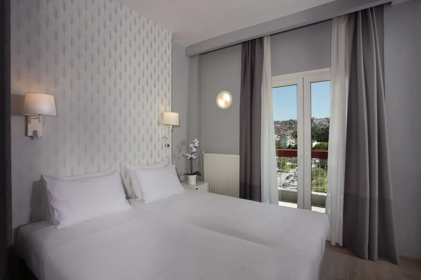 Quadraple Room with Balcony &amp; City View
