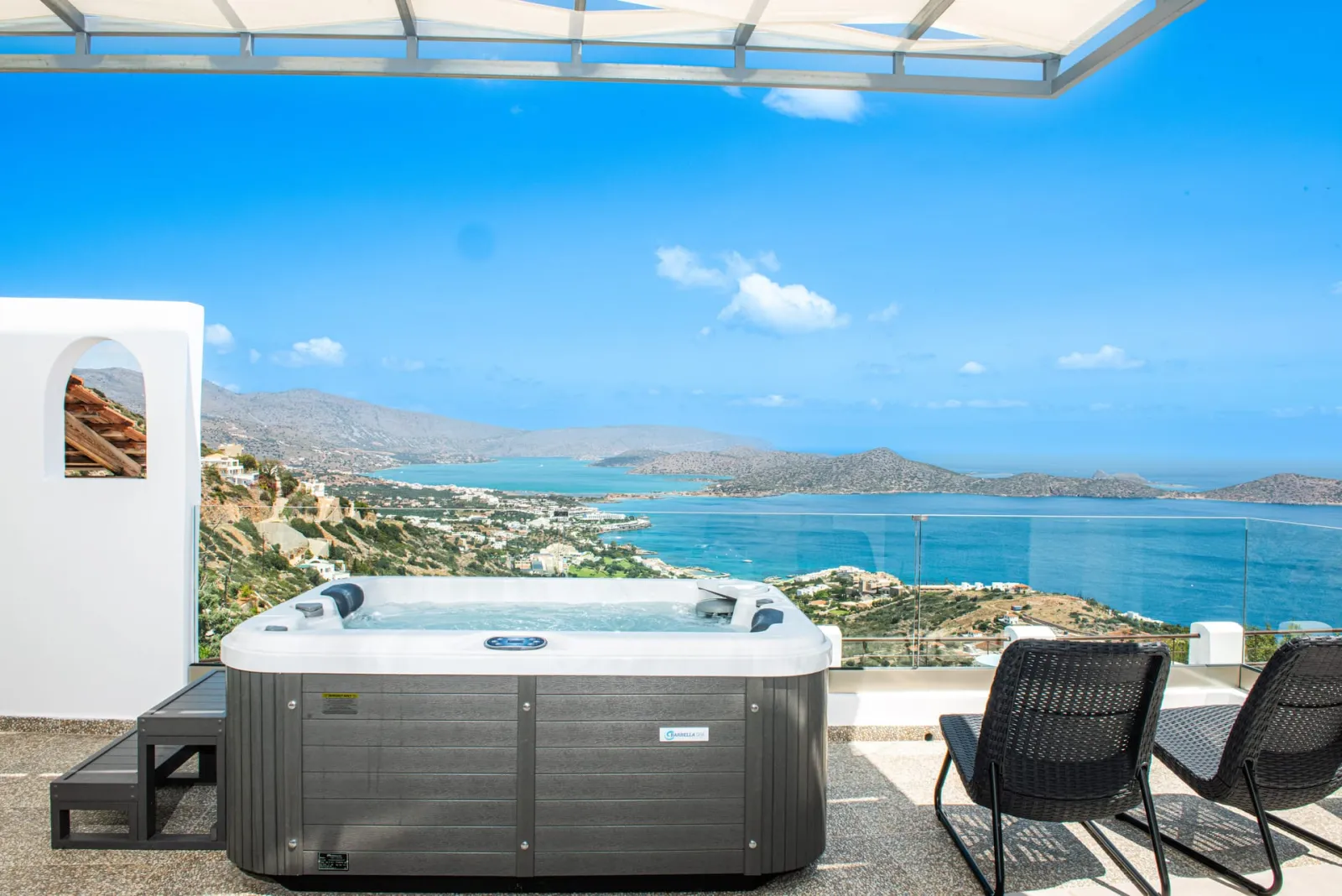 Junior Suite with Private Outdoor Jacuzzi and Sea View