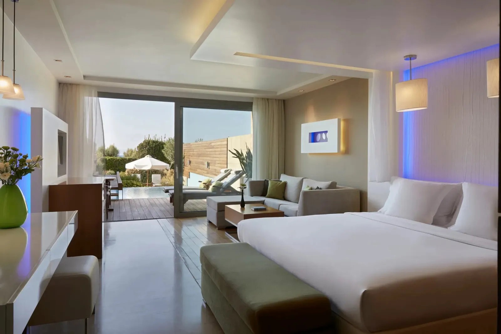 Amus Suite with Private Pool and Garden