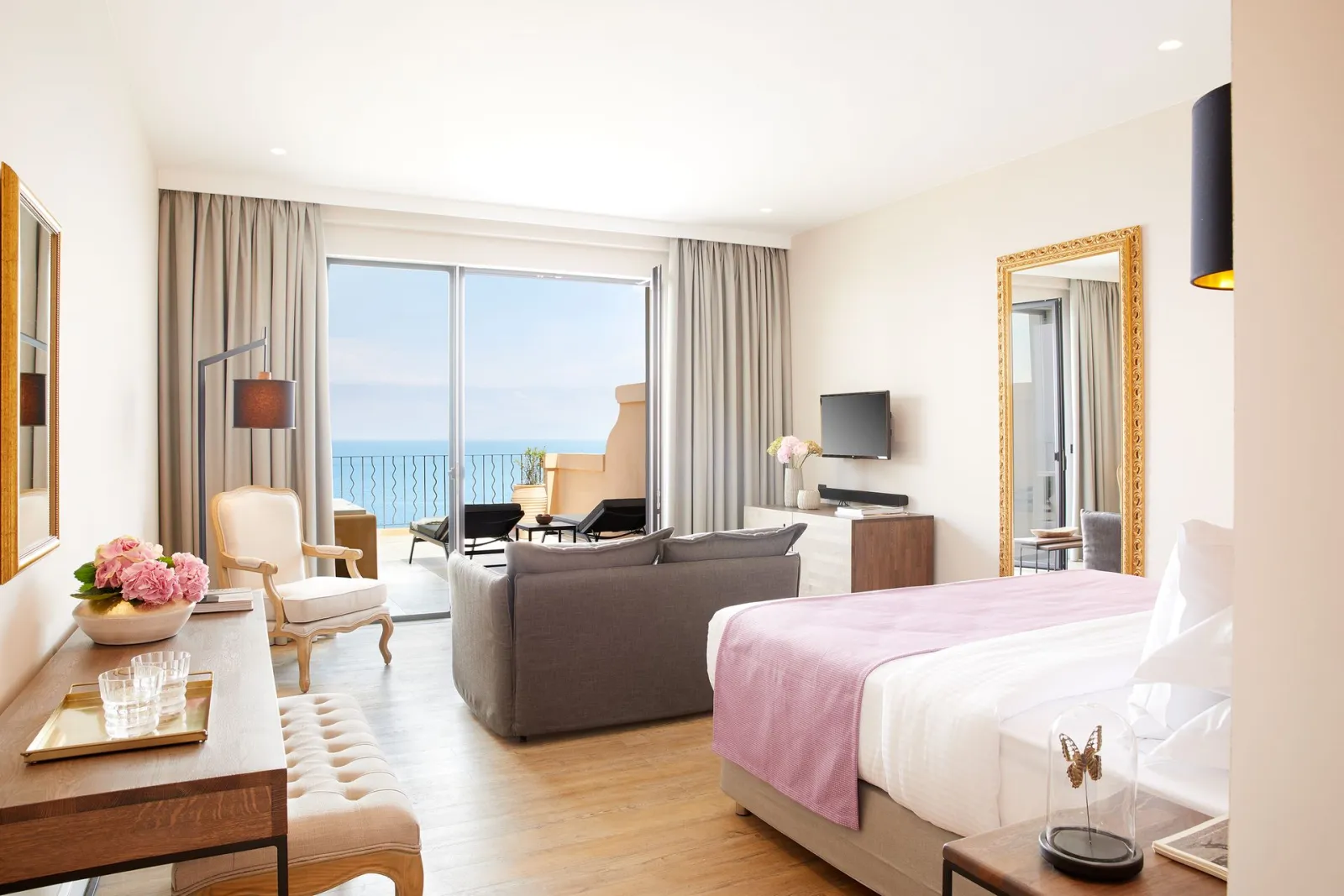 Deluxe Junior Suite Whirlpool Sea View
