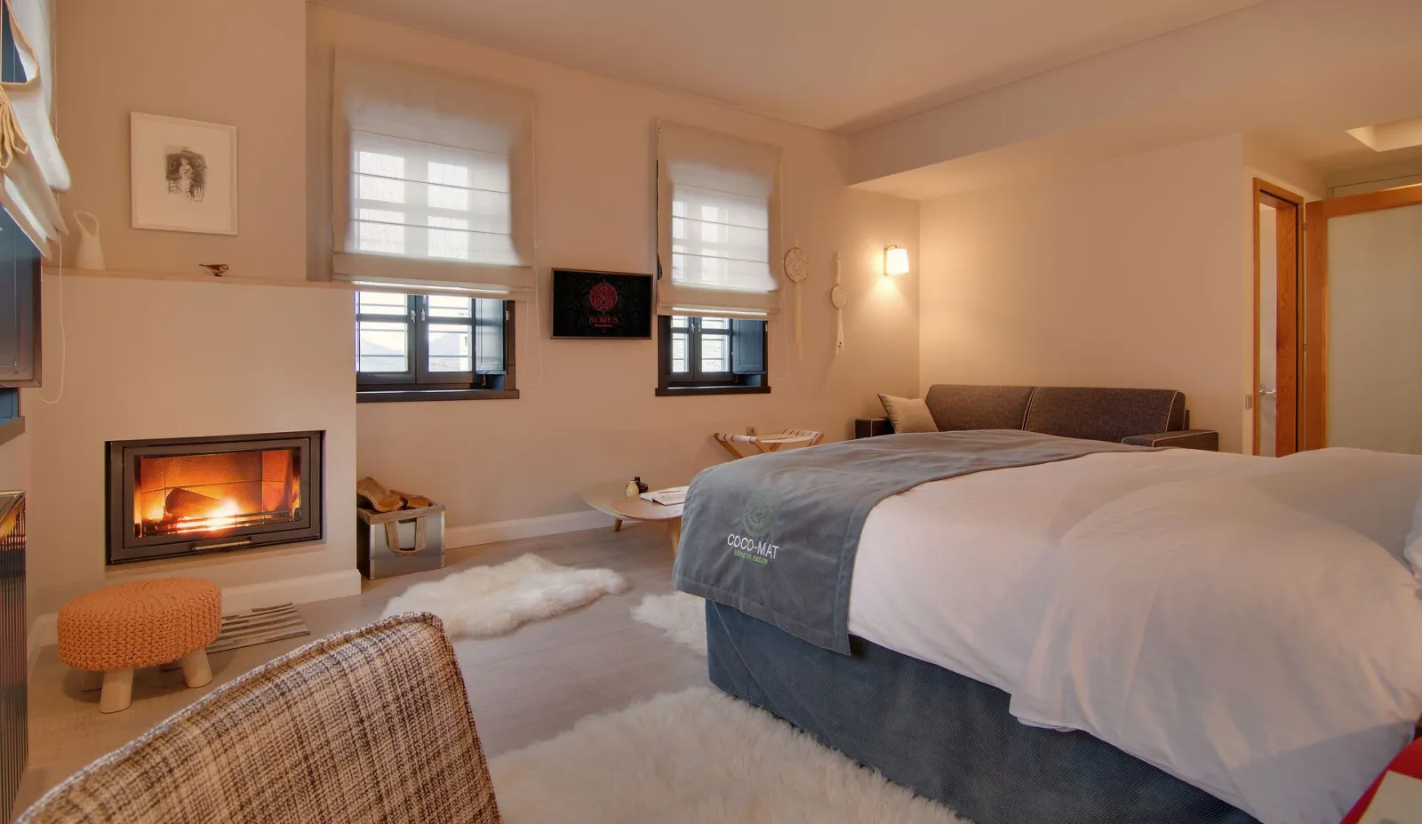 Superior Room with Fireplace ΑΜΕΑ [disability access]