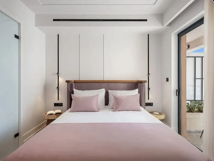 Petite Double Room