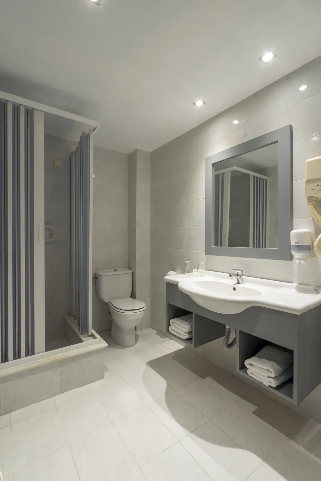 Standard Delphi Valley View Room