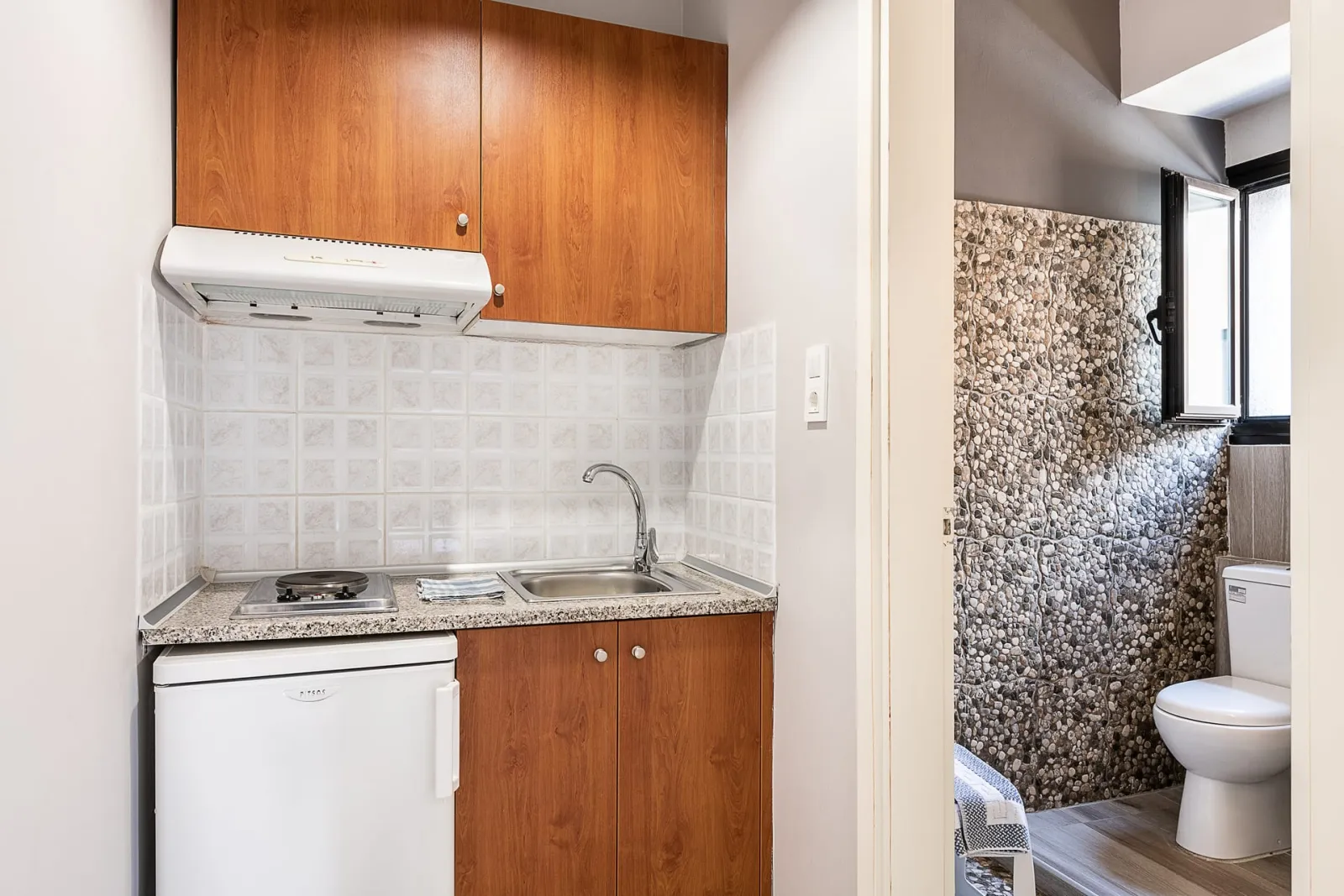Superior One Bedroom Apartment