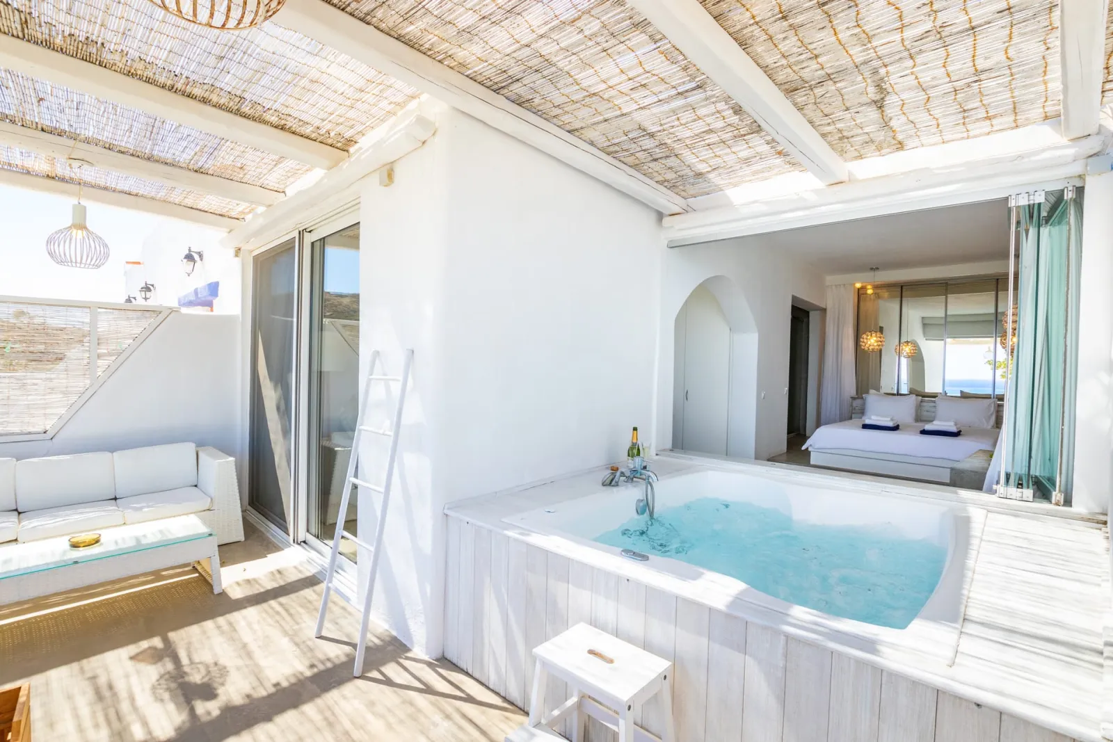 Deluxe suite Poseidon Blue with outdoor jacuzzi