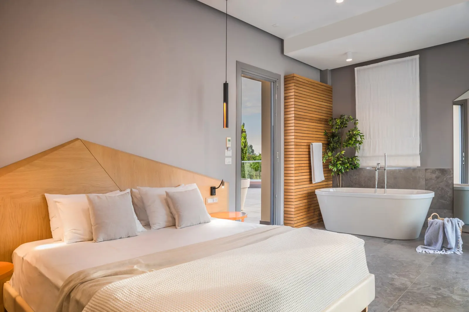 Honeymoon Suite
