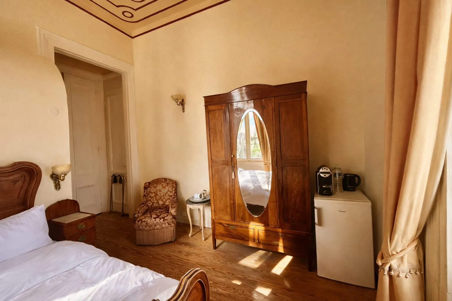 Mansion Junior Suite with Partial Sea View