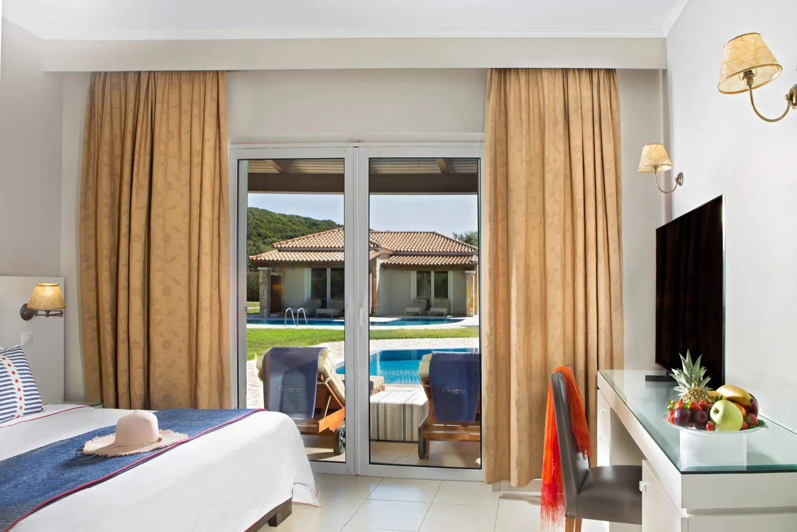 Family Bungalow Sharing Pool