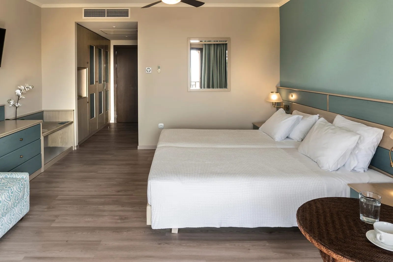 Main Building Double Room Garden View