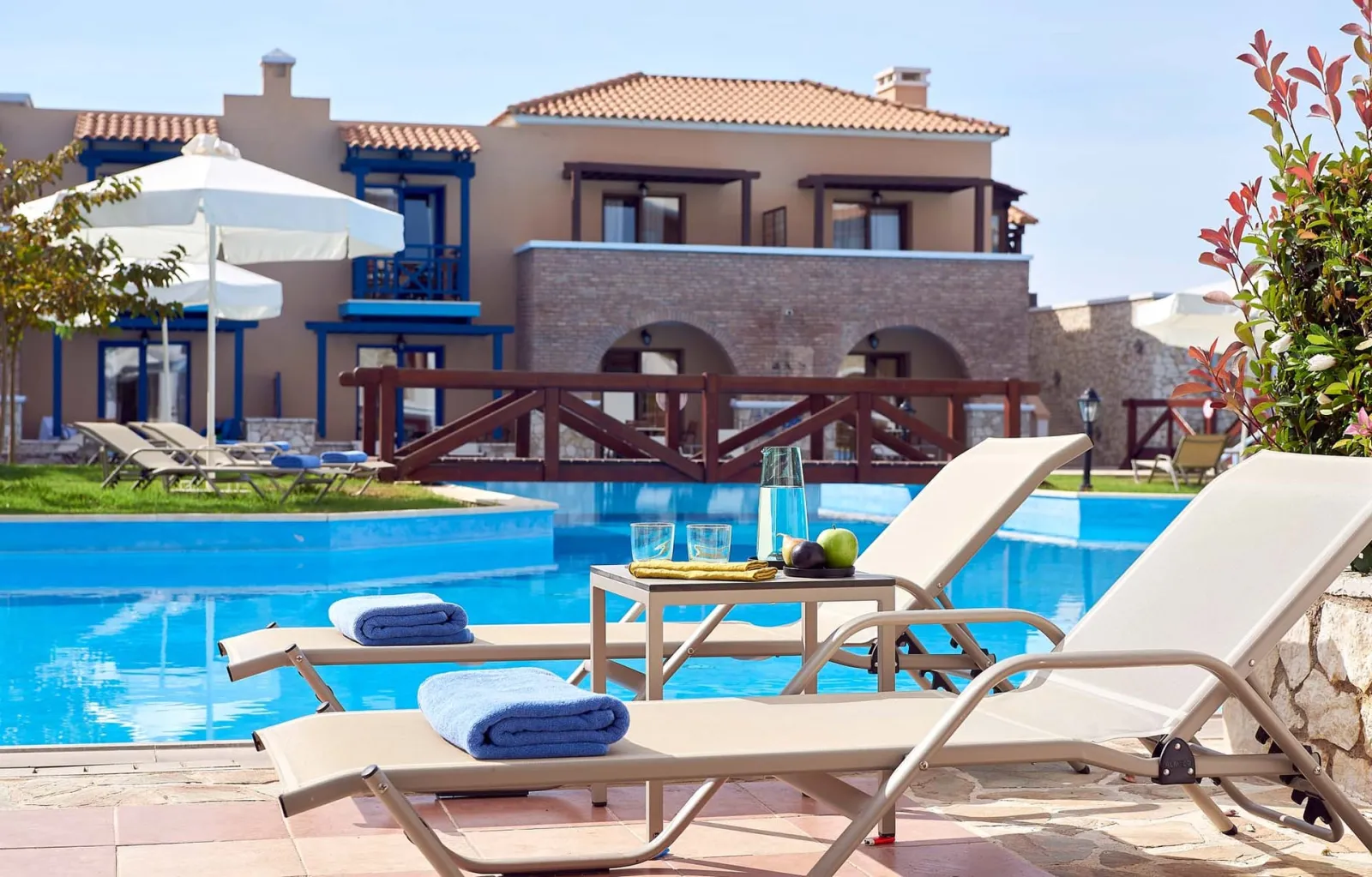 Swim-up Room / Bungalow
