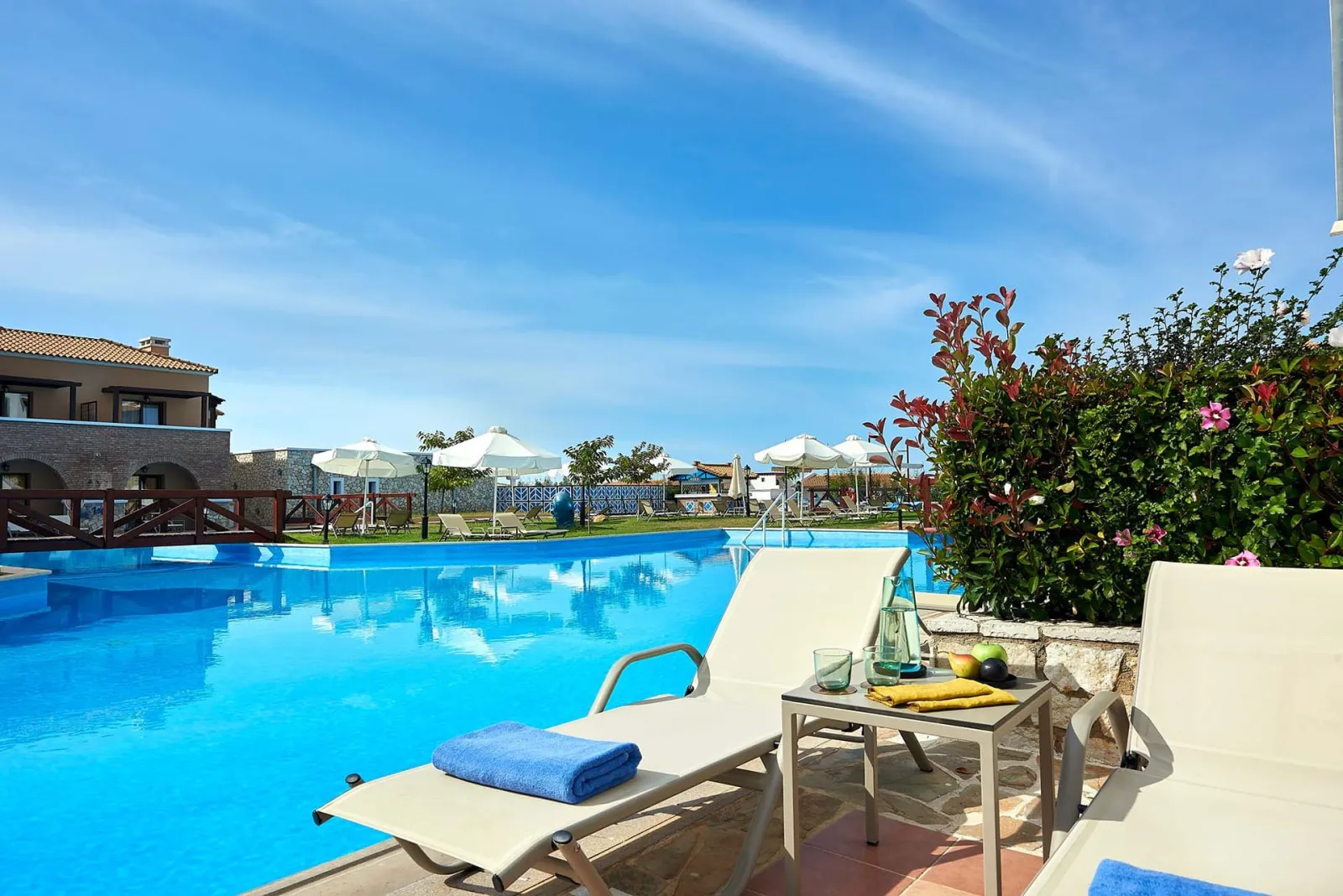 Swim-up Room / Bungalow