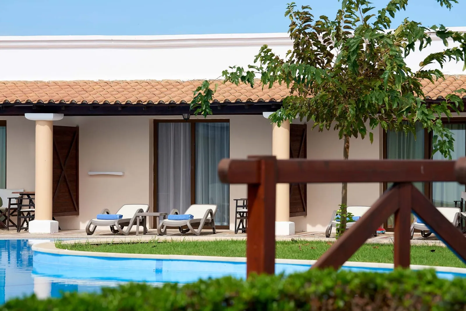 Swim-up Room / Bungalow