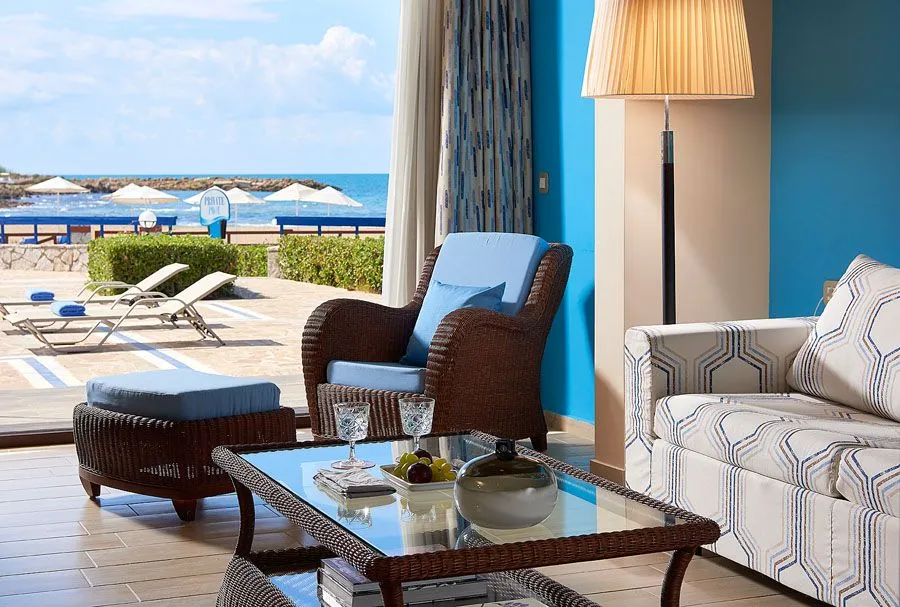 Sea Front Suite Sharing Pool
