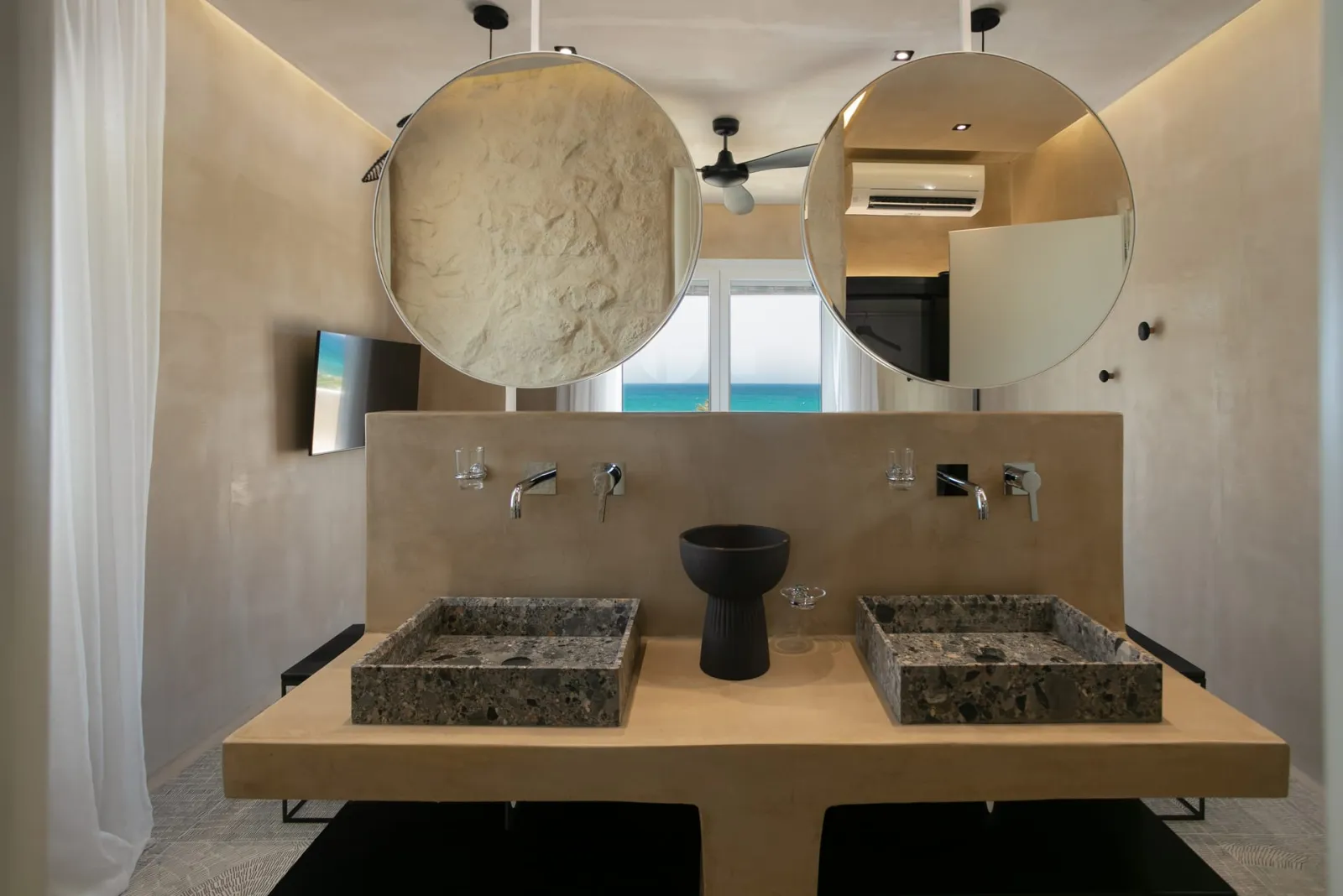Diamond 2 Bedroom Sea View Residence with Outdoor Hot Tub
