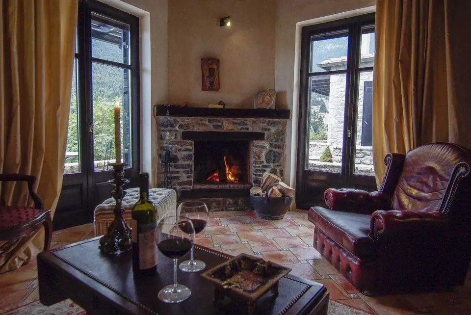 Luxury Suite with Mountain View (1 Bathroom)