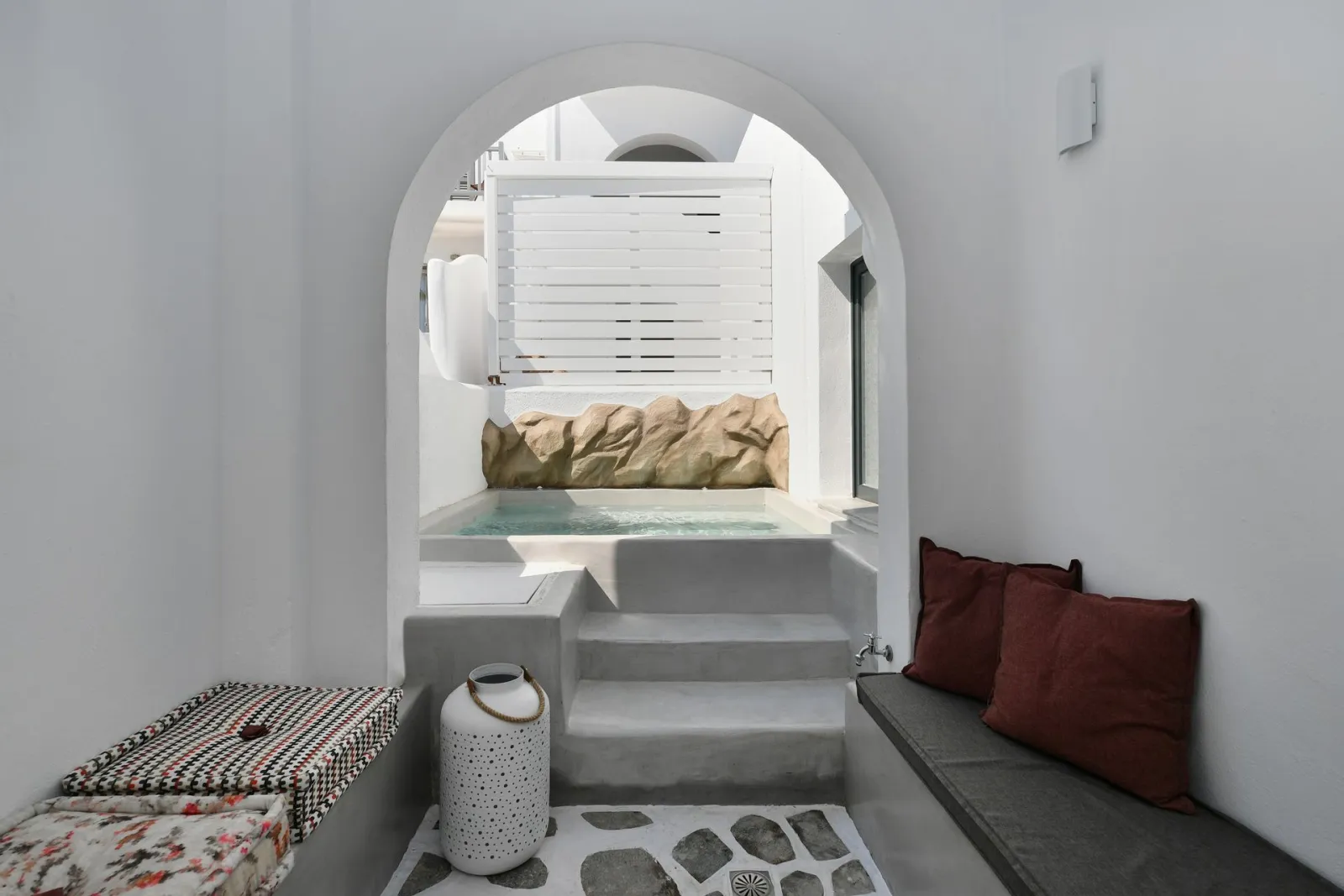 Love Suite Outdoor Hot Tub