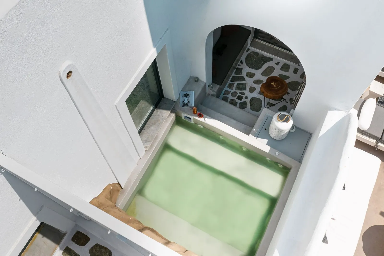 Love Suite Outdoor Hot Tub