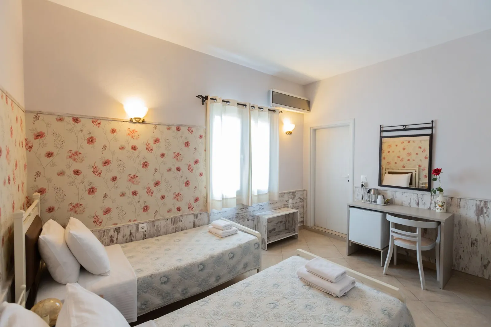 Double Room with Two Single Beds A1