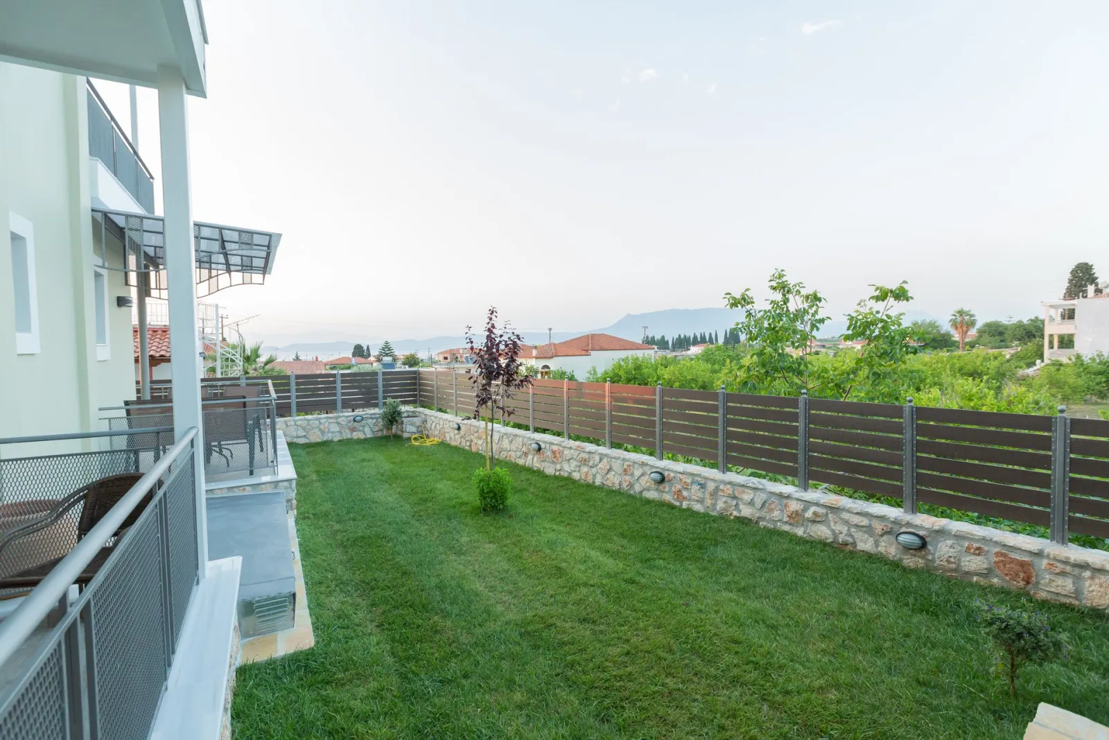 Deluxe Double Room with Garden View Γ2