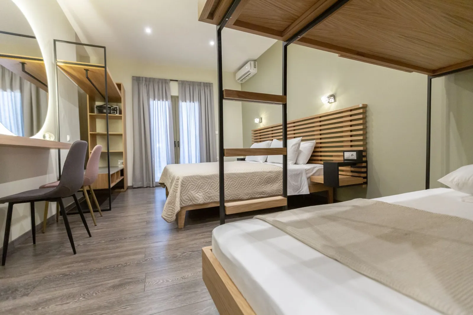 Deluxe Quadruple Room with Sea View Γ7