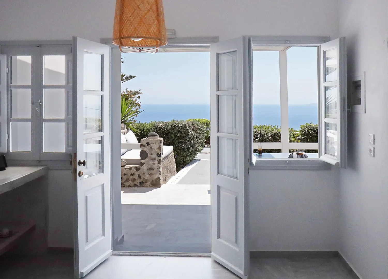 Deluxe Suite with Hot Tub and Sea View