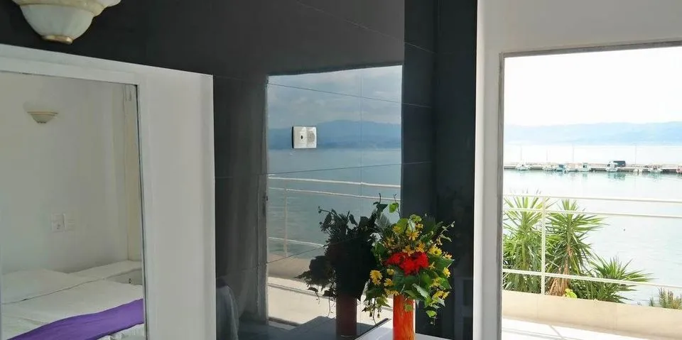 Deluxe Double Pool & Sea View