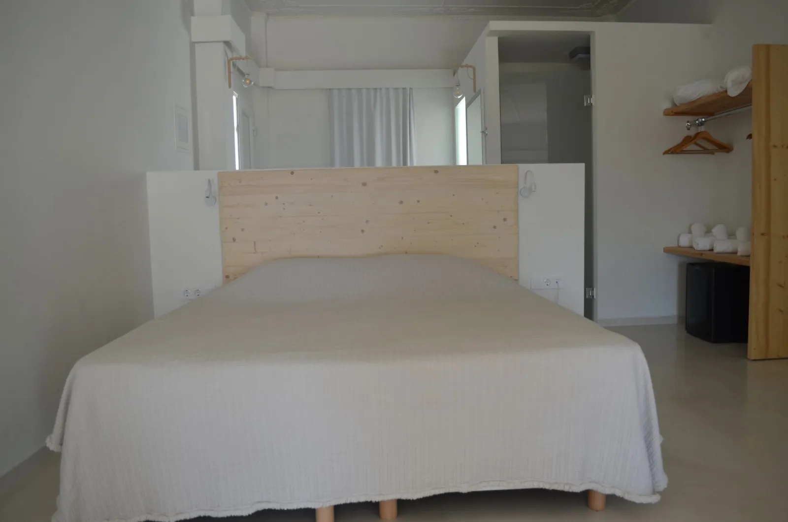 Executive Suite with outdoor Hot Tub & Panoramic direct Sea View