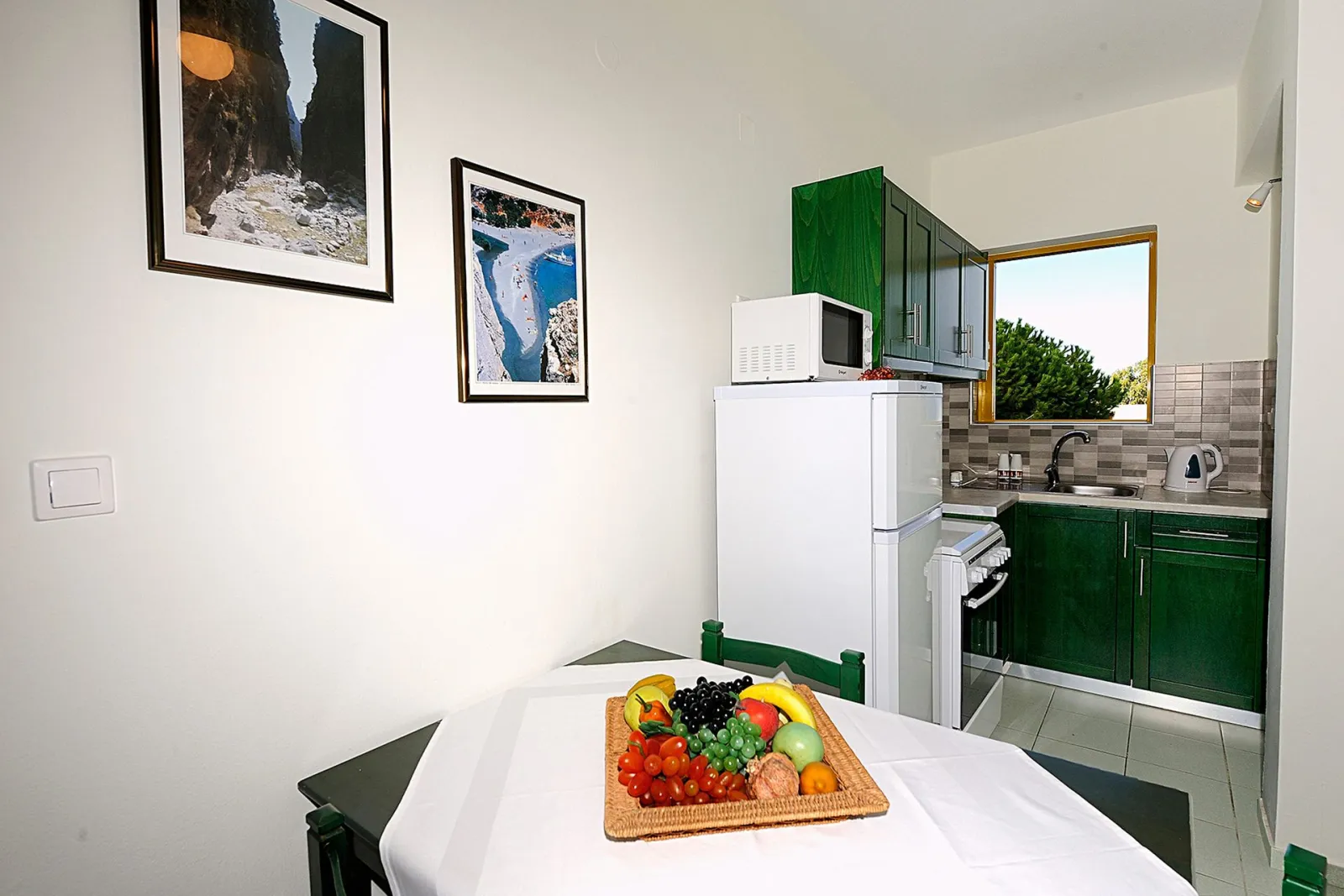 Two Bedroom Apartment with Mountain and Pool View