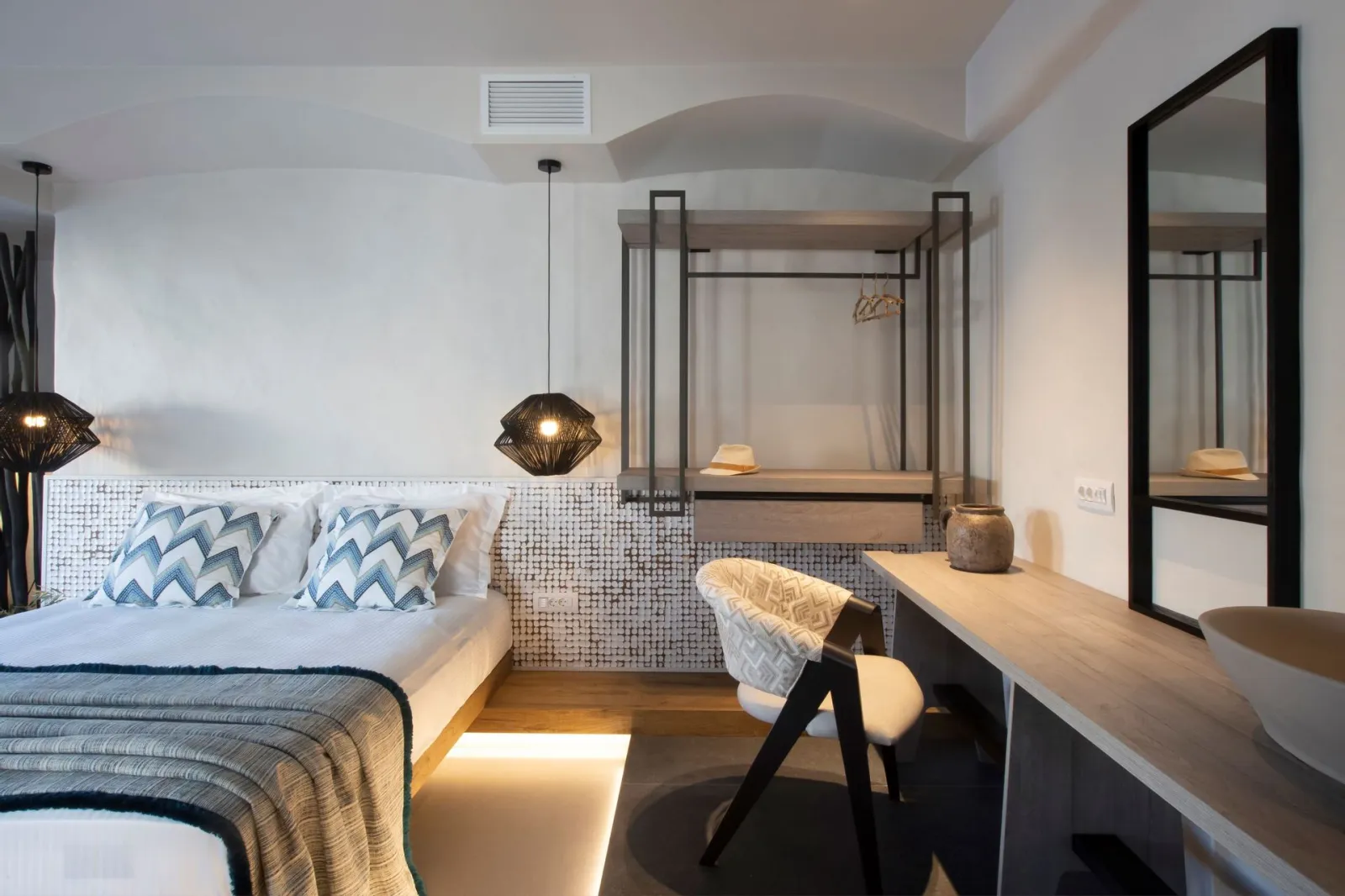 Senior Suite with External Hot Tub