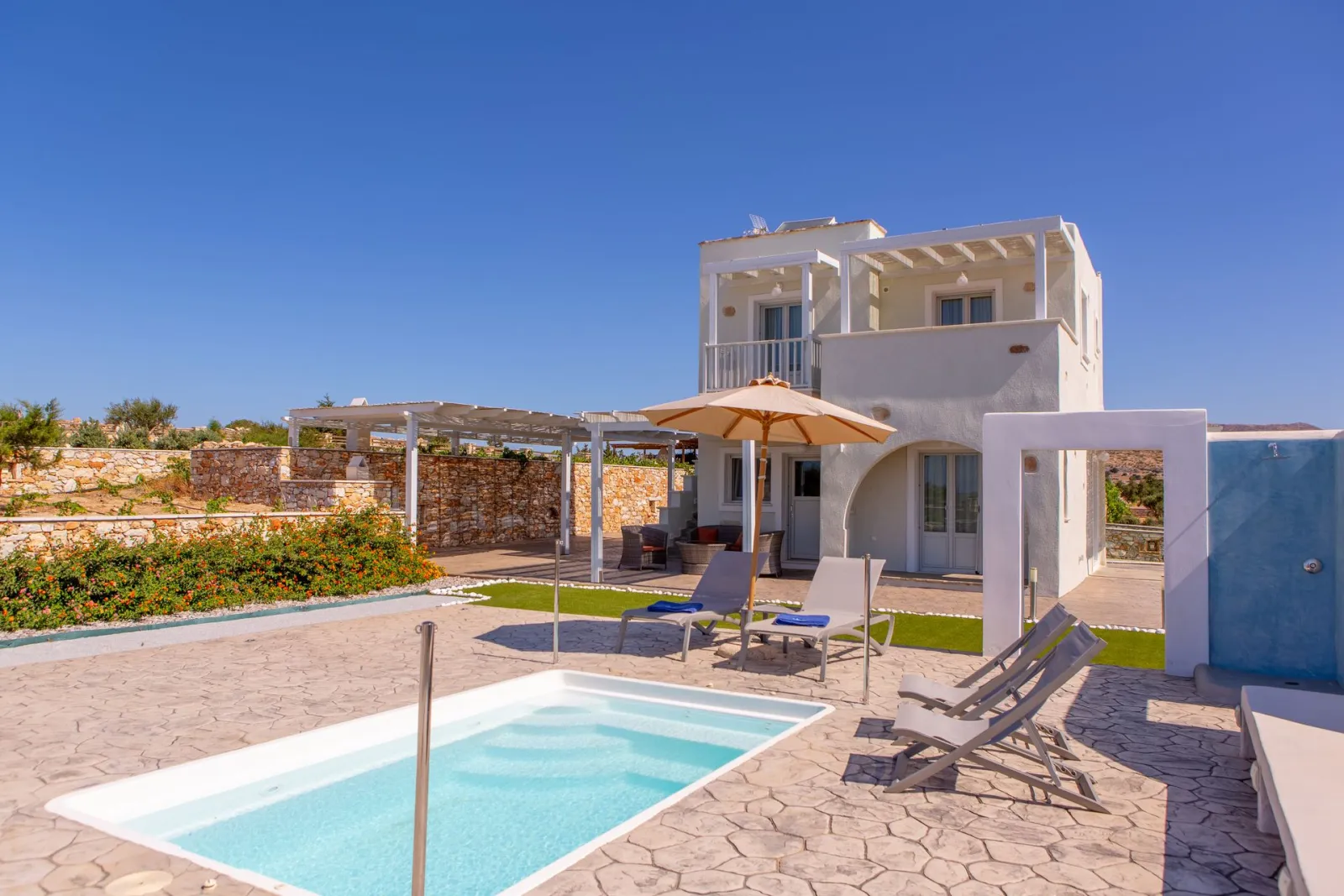 Three Bedroom Villa Private Pool & Sea View (Yellow)