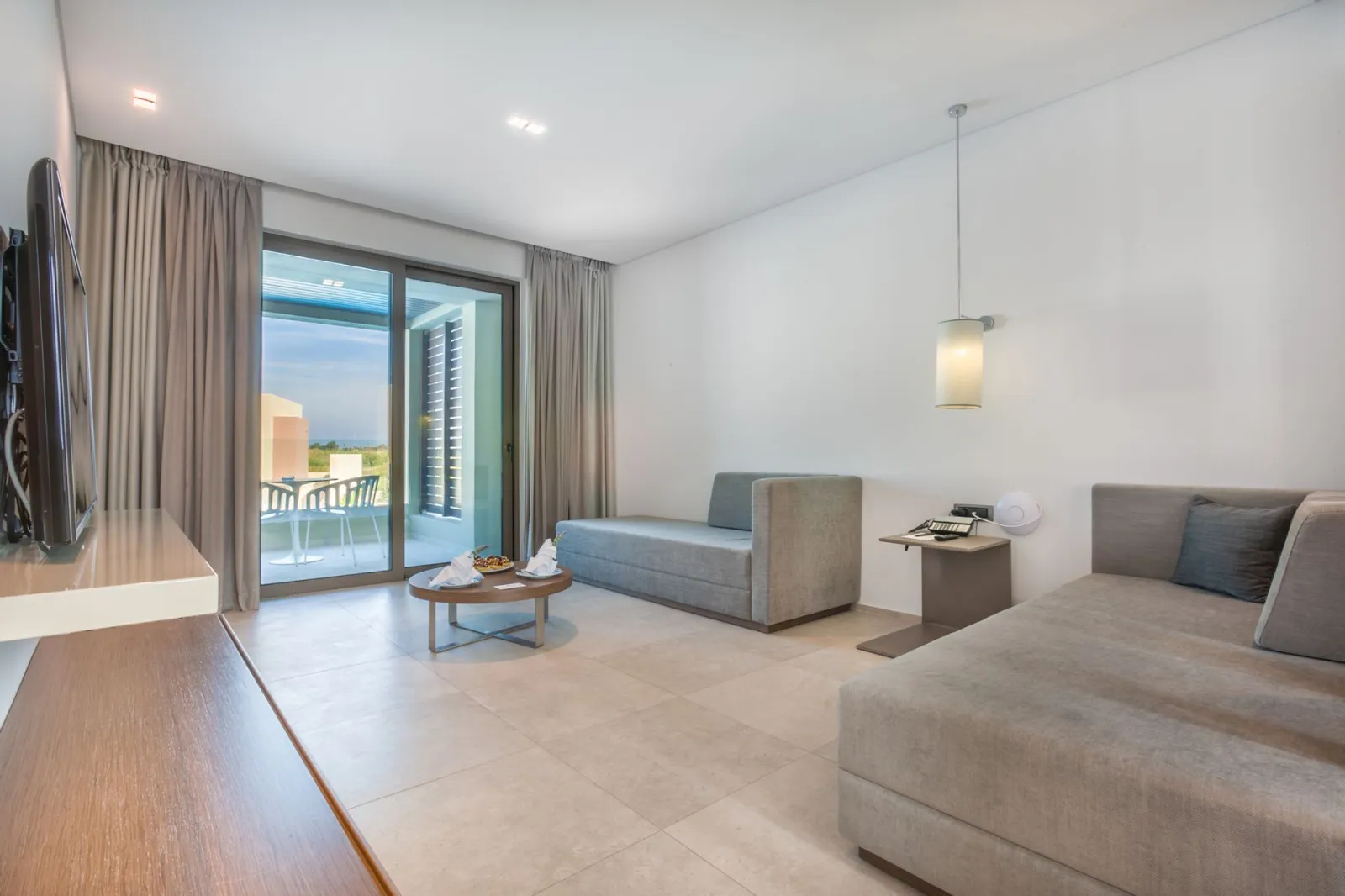 Executive Suite with Two Bedrooms Pool or Sea view