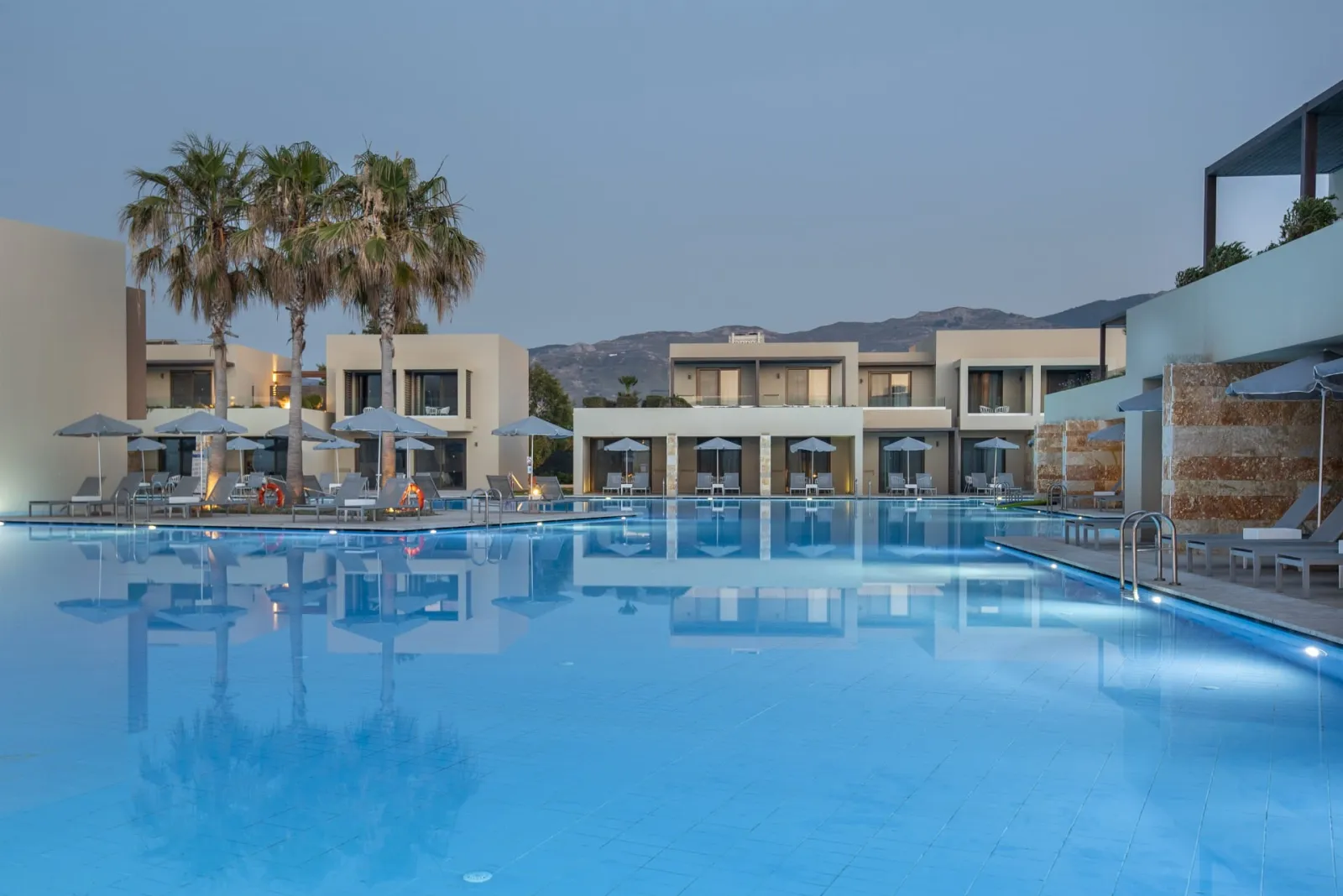 Executive Suite with Two Bedrooms Swim-up with Sharing Pool