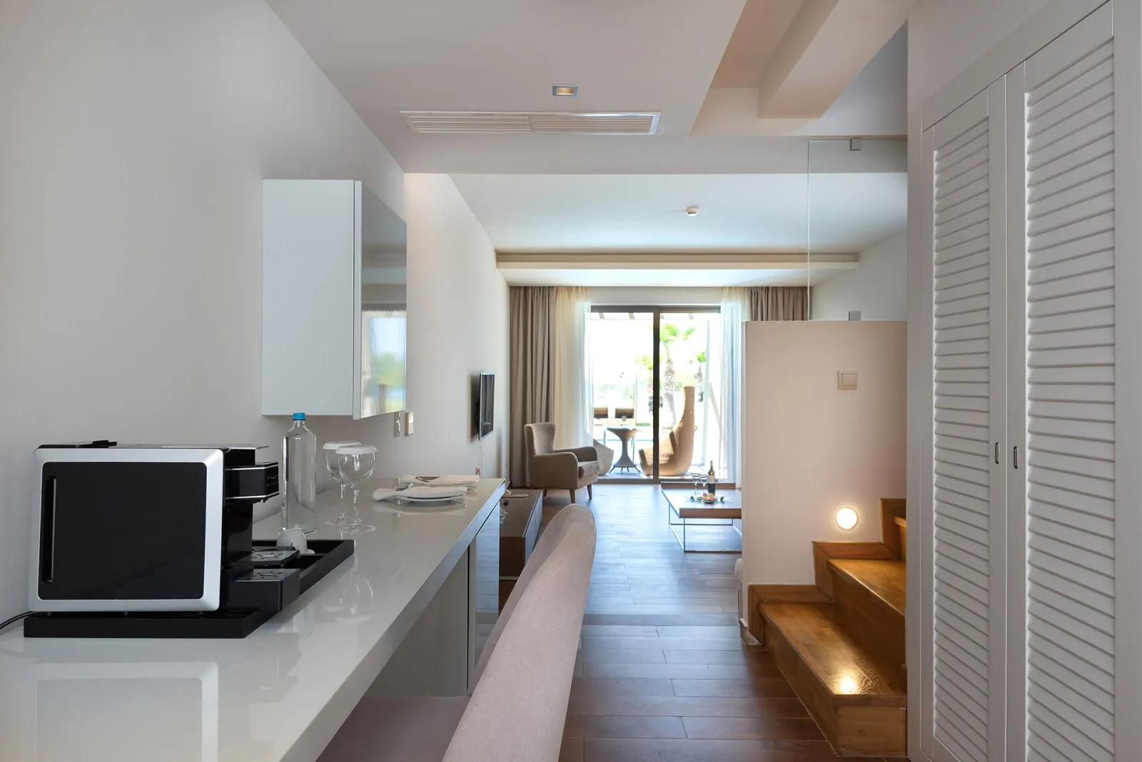 Maisonette Suite Sea Front with Sharing Pool