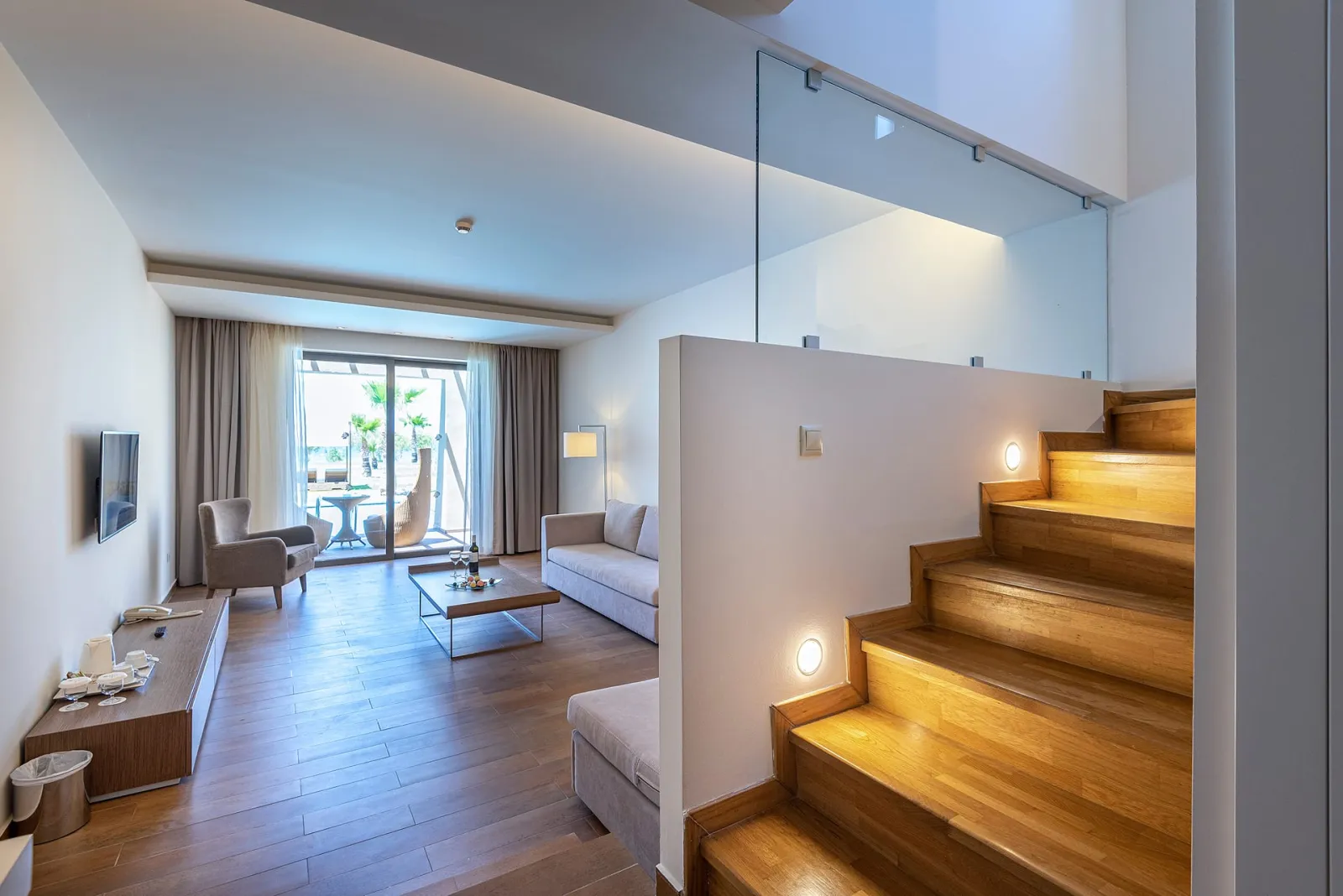 Maisonette Suite Sea Front with Sharing Pool